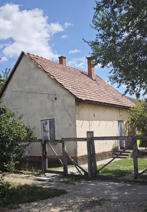Püspökladány, Esze T. utca 64.: lakóház · 1 400 000 Ft – árverés