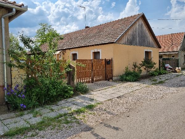 7013 Cece, Szabó Lőrinc utca 10.: 1 866 666 Ft – ingatlanárverés