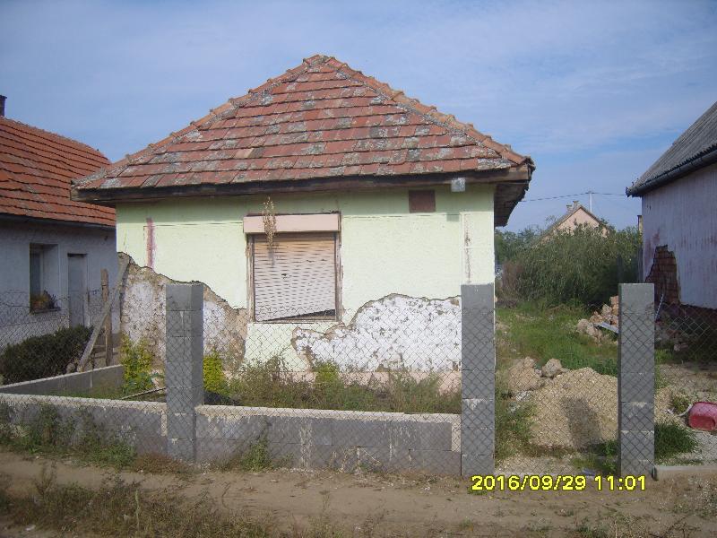 Nyírbátor, Csokonai utca 11: lakóház · 5250 Ft – árverés