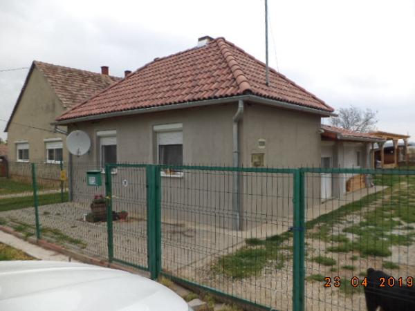 Pusztakovácsi, Fő utca 184.: lakóház · 28 200 000 Ft – árverés