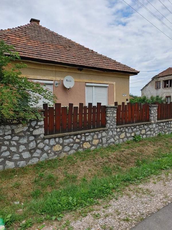 Sajószentpéter, Munkácsy Mihály utca 3.: lakóház · 3 430 000 Ft