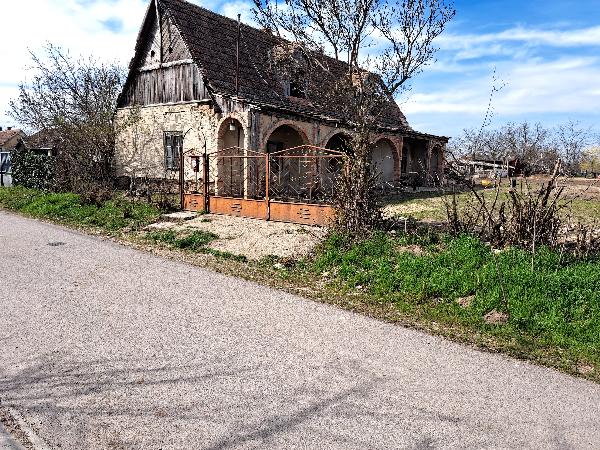 Mezőszilas, Magyarosi utca 23: lakóház · 44 000 Ft – árverés