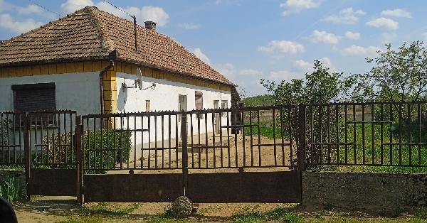 Ajak, Dózsa út 18.: lakóház · 175 000 Ft – árverés