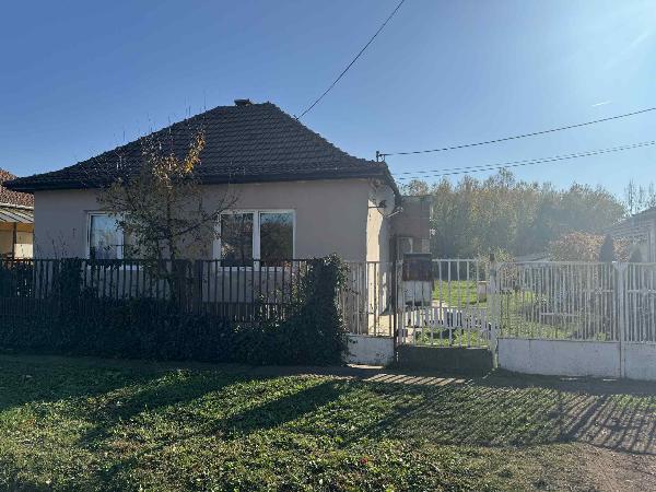 Tiszacsege, Tavasz utca 50.: lakóház · 4 900 000 Ft – árverés