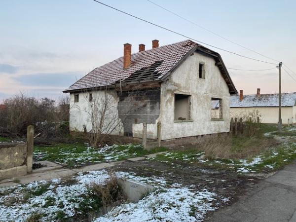 Kenderes, Dobó István utca 36.: lakóház · 600 000 Ft – árverés