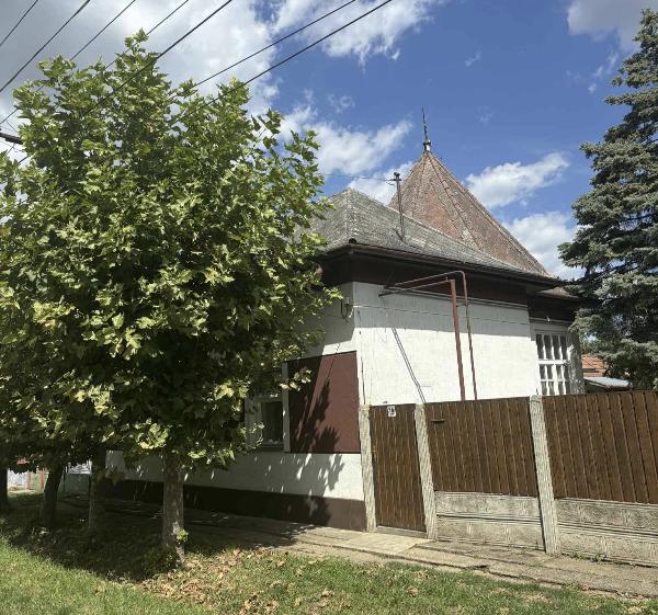 Püspökladány, Bajcsy Zsilinszky utca 19.: lakóház · 11 000 000 Ft