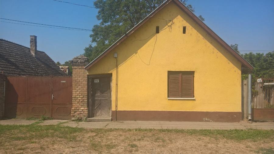 Tolna, Festetich utca 75: lakóház · 1 000 000 Ft – árverés