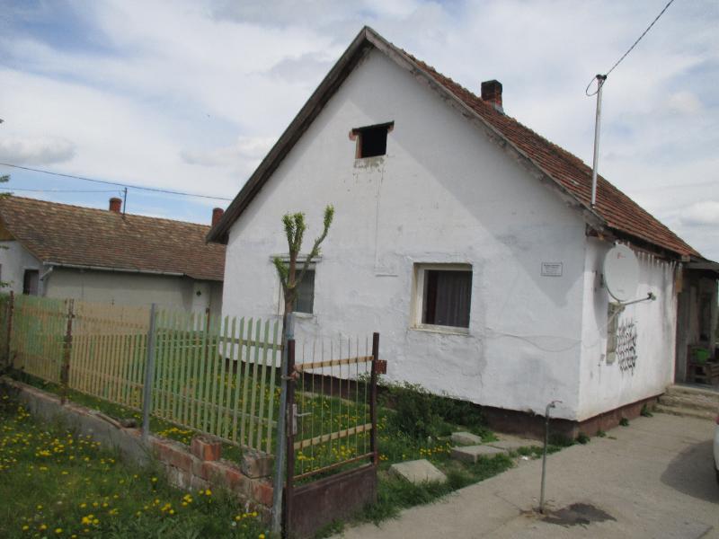Kunmadaras, Bibó István utca 6.: lakóház · 325 000 Ft – árverés