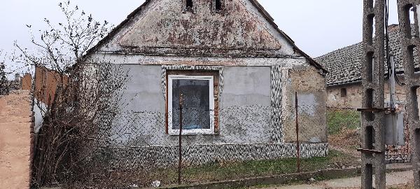 Fadd, Kossuth Lajos utca 56.: lakóház · 131 250 Ft – árverés