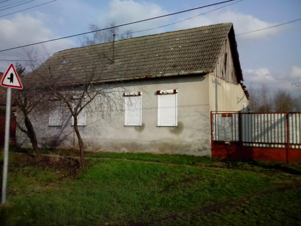 Almáskamarás, Béke utca 46.: lakóház · 500 000 Ft – árverés