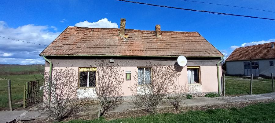 Nagypeterd, Zrínyi utca 31.: lakóház · 937 500 Ft – árverés