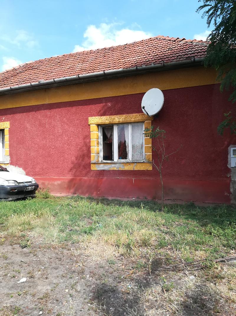 Csongrád, Madách Imre utca 18: lakóház · 360 000 Ft – árverés