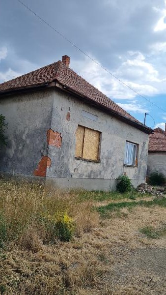 Baks, Hóvirág utca 3.: lakóház · 499 500 Ft – árverés