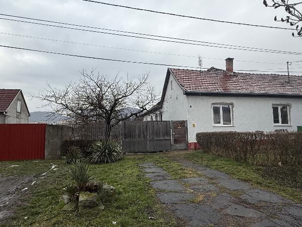Sátoraljaújhely, Csokonai utca 4: lakóház · 2 630 835 Ft – árverés