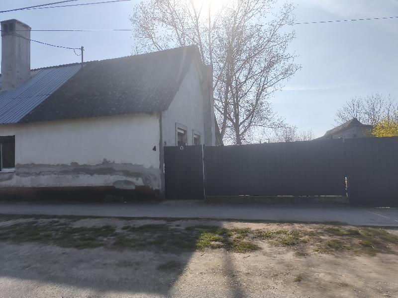 Fehértó, Szőlő utca 4.: lakóház · 583 333 Ft – árverés