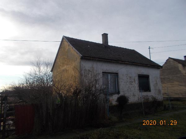7144 Decs, Hunyadi Mátyás utca 62: 306 250 Ft – ingatlanárverés