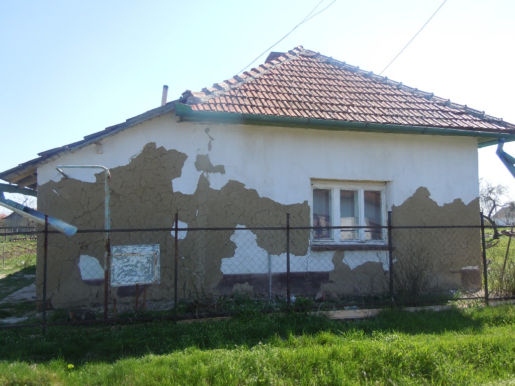 Kőtelek, Kárpát út 10.: lakóház · 240 000 Ft – árverés