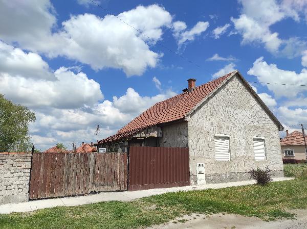 6120 Kiskunmajsa, Hársfa utca 12.: 2 500 000 Ft – ingatlanárverés