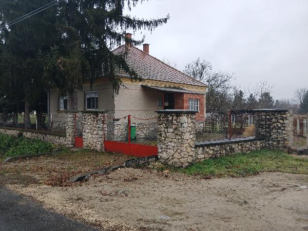 Békás, Ady Endre utca 2.: lakóház · 3 375 000 Ft – árverés