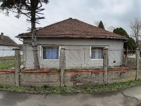 Békéscsaba, Orgona utca 16.: lakóház · 560 000 Ft – árverés