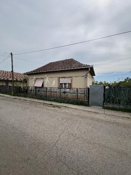 Kömlő, Petőfi Sándor utca 20: lakóház · 330 000 Ft – árverés