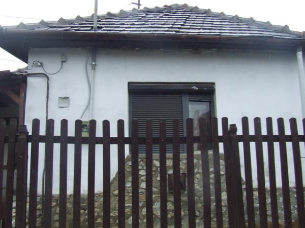 Miskolc, Csille utca 27: lakóház · 900 000 Ft – árverés
