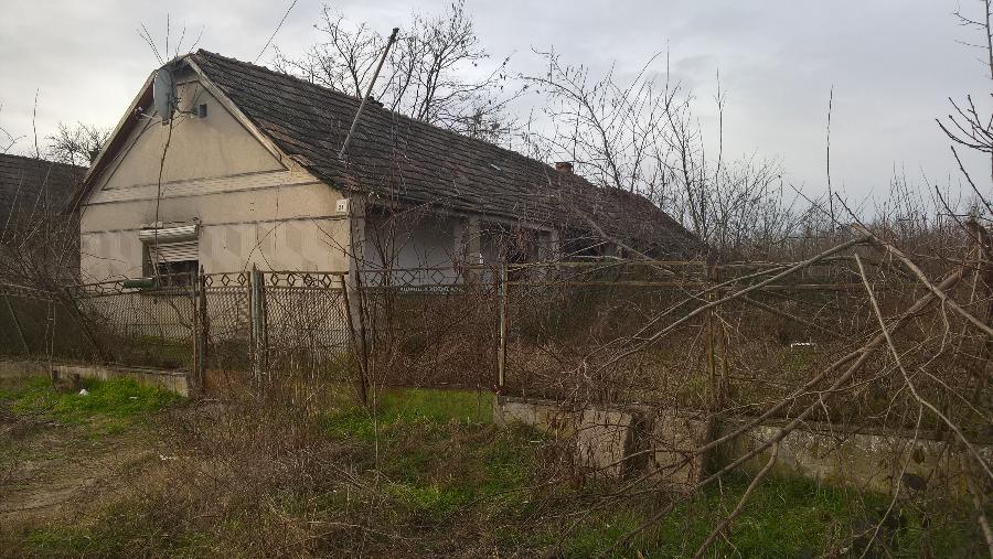 7042 Pálfa, Teleki utca 21.: lakóház · 183 750 Ft – ingatlanárverés