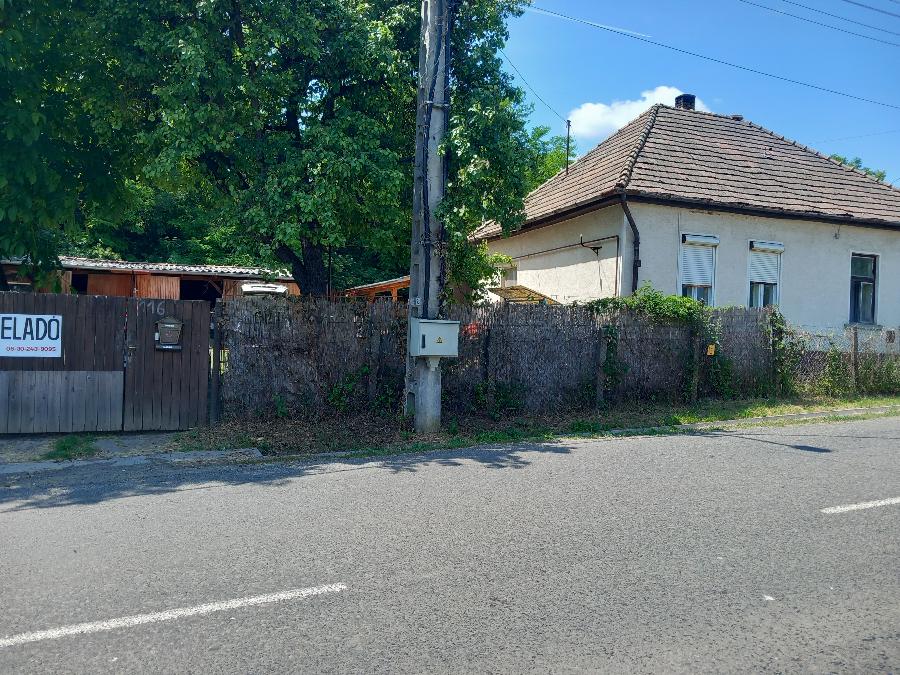 Becske, Fő út 168.: lakóház · 14 456 750 Ft – árverés