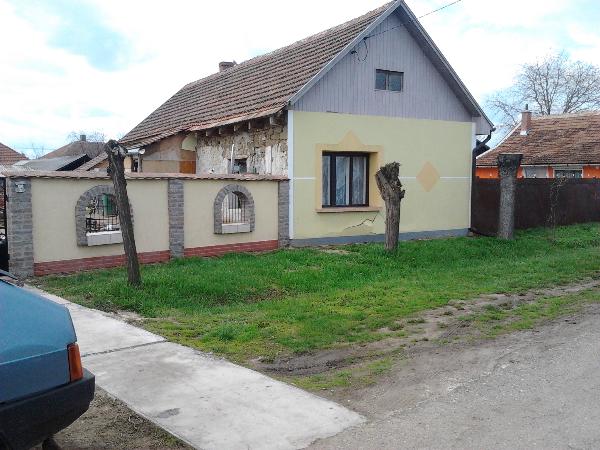 Kunmadaras, Petőfi Sándor u. 45.: lakóház · 87 500 Ft – árverés
