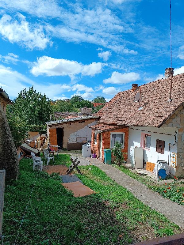 Pécsvárad, Zengő utca 15.: lakóház · 700 000 Ft – árverés
