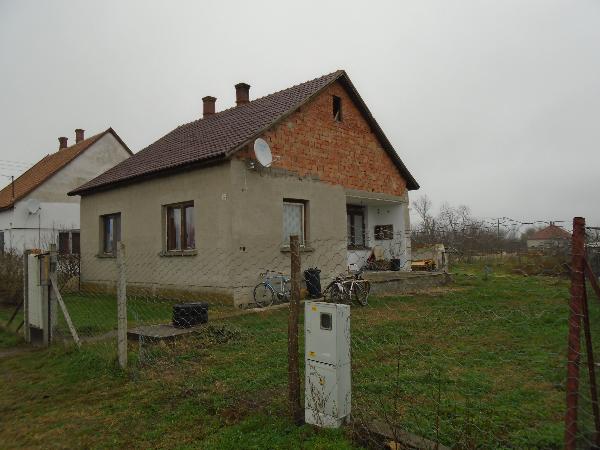 Ópusztaszer, Csongrádi utca 32.: lakóház · 187 500 Ft – árverés