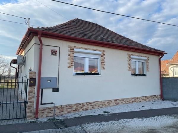 Apc, Hunyadi László utca 38 – lezárult árverés, 30 000 000 Ft
