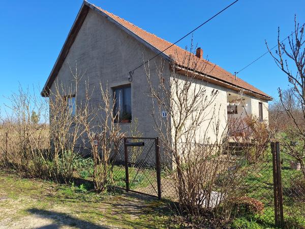 Tiszakeszi, Árpád utca 11: lakóház · 408 100 Ft – árverés