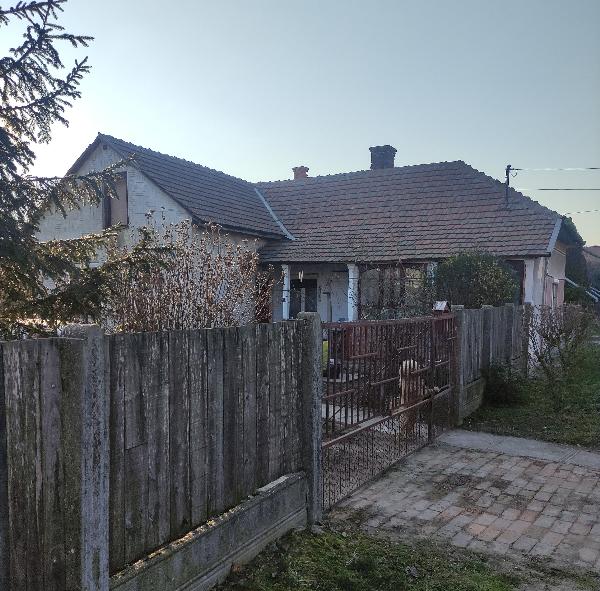 Püspökladány, Budai Nagy Antal utca 4.: lakóház · 2 800 000 Ft