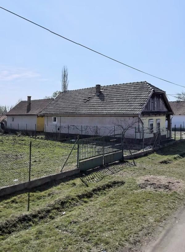 Átány, Petőfi Sándor út 35: lakóház · 1 500 000 Ft – árverés