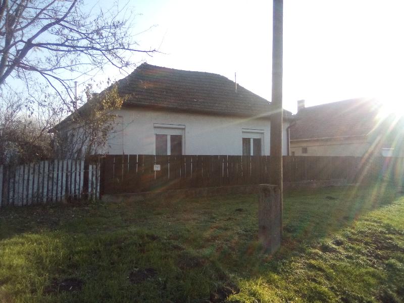 Ádánd, Árpád utca 52.: lakóház · 12 250 000 Ft – árverés