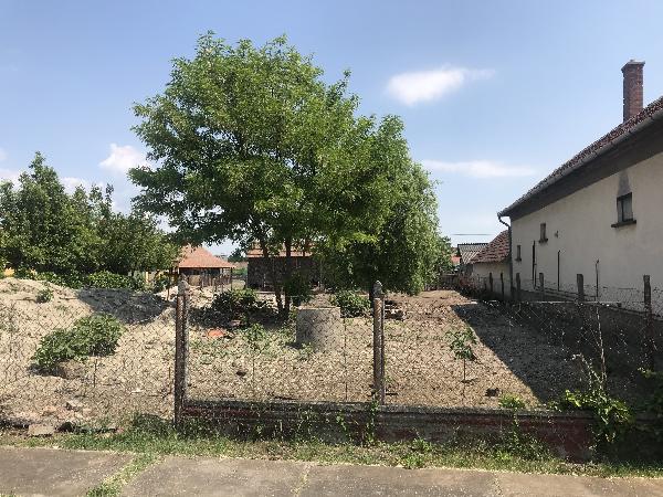 Jászkarajenő, József Attila utca 34.: lakóház · 999 999 Ft – árverés