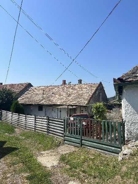 3907 Tállya, Sóhalmi tér 6/1: lakóház · 625 000 Ft – ingatlanárverés