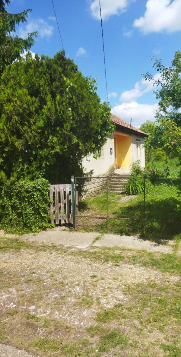Tiszakeszi, Gát utca 24: lakóház · 1 050 000 Ft – árverés