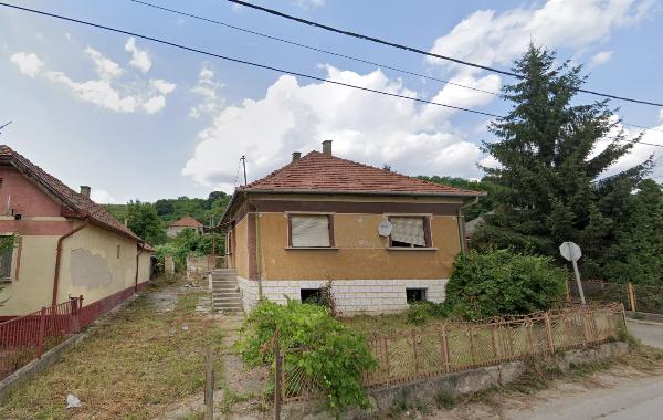 Ózd, Zrínyi Miklós út 120.: lakóház · 583 333 Ft – árverés