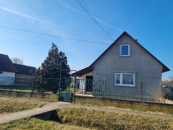 Füzesgyarmat, Csokonai utca 4: lakóház · 850 000 Ft – árverés