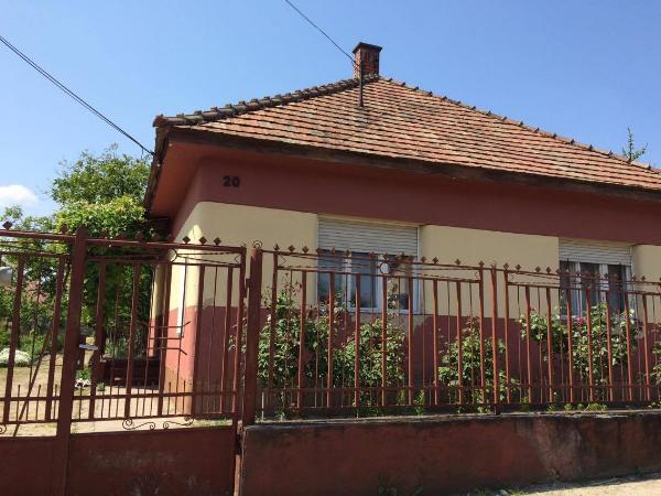 2373 Dabas, Mester u. 20.: lakóház · 1 861 650 Ft – ingatlanárverés