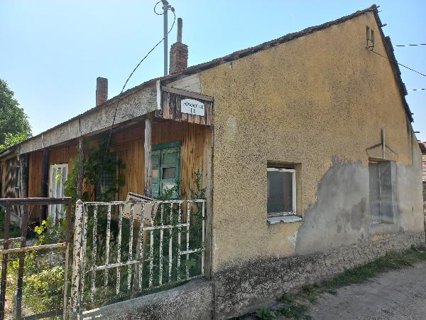 6080 Szabadszállás, Alsóér utca 11.: 900 000 Ft – ingatlanárverés