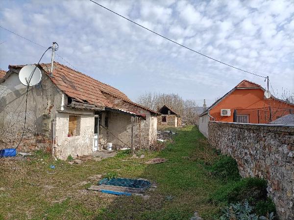 2509 Esztergom, Eperjesi utca 104.: 440 000 Ft – ingatlanárverés