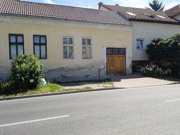 Esztergom, Petőfi Sándor utca 60.: lakóház · 50 000 000 Ft – árverés