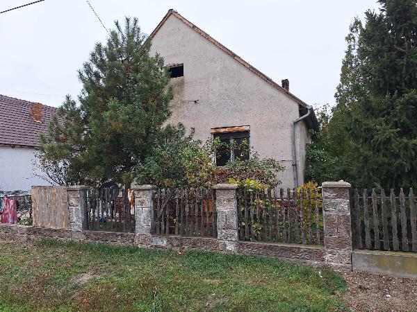 3458 Tiszakeszi, Orgona utca 9: lakóház · 875 000 Ft – ingatlanárverés