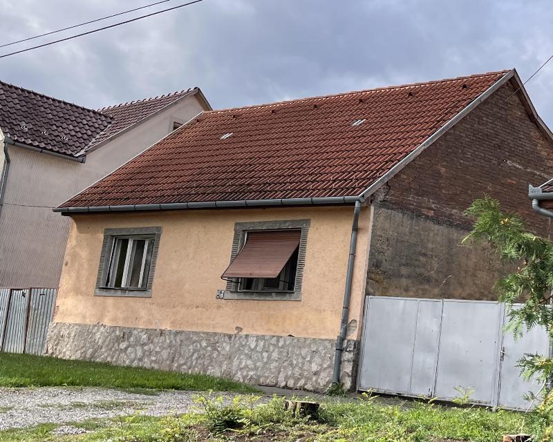 7400 Kaposvár, Nádasdi utca 46: lakóház · 750 000 Ft – ingatlanárverés
