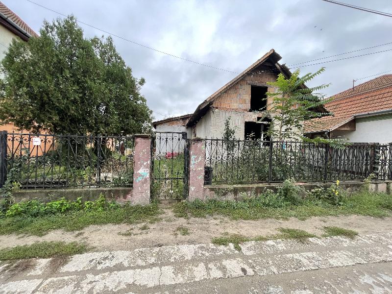 Tura, Fráter Lóránt utca 6: lakóház · 3 629 368 Ft – árverés