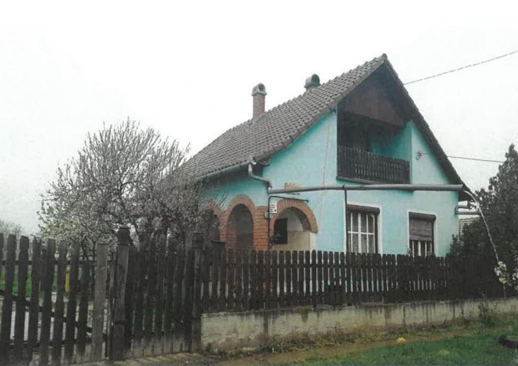 Tiszabura, Nefelejcs utca 26: lakóház · 945 000 Ft – árverés