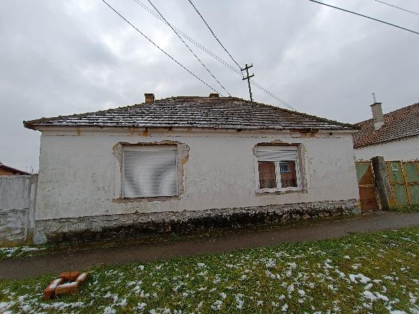 9374 Iván, Kápolna utca 10: lakóház · 262 500 Ft – ingatlanárverés